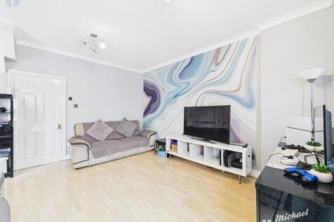 CAM03218G0-PR0718-STILL011