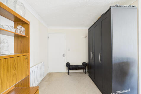 CAM03218G0-PR0691-STILL007