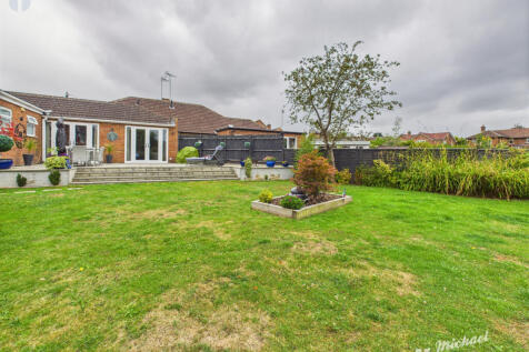 CAM03852G0-PR0372-STILL020