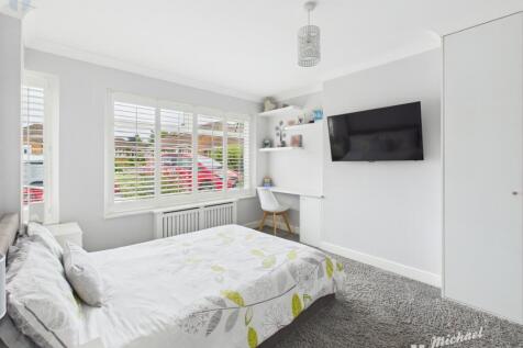 CAM03852G0-PR0372-STILL002