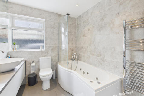 CAM03852G0-PR0372-STILL004