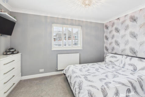 CAM03852G0-PR0372-STILL016