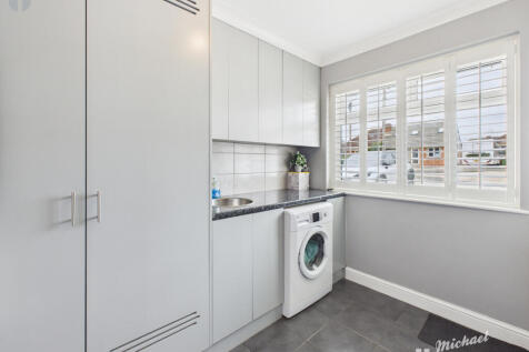 CAM03852G0-PR0372-STILL001