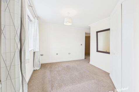 CAM03852G0-PR0395-STILL003