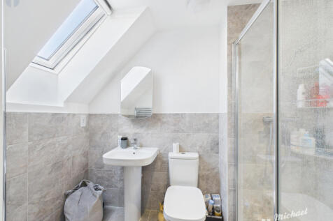 CAM03218G0-PR0756-STILL009