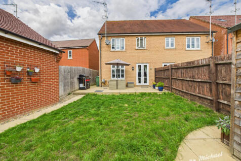 CAM03852G0-PR0413-STILL005