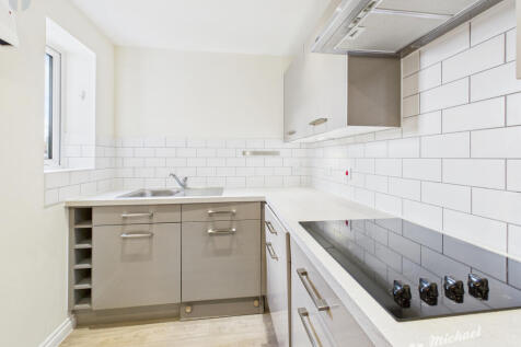 CAM03852G0-PR0478-STILL009