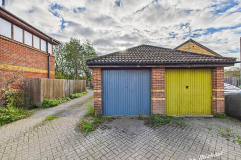 CAM03852G0-PR0475-STILL014-thumbnail-h750-70