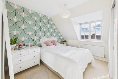 CAM03852G0-PR0476-STILL002