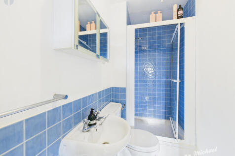 CAM03852G0-PR0476-STILL003