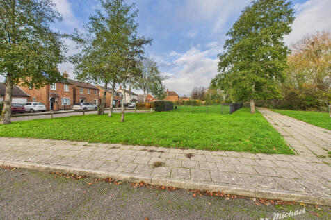 CAM03852G0-PR0476-STILL015