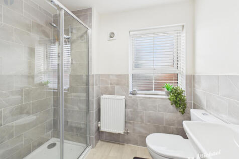 CAM03852G0-PR0482-STILL015