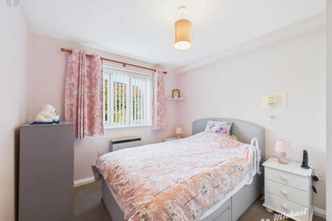 CAM03218G0-PR0835-STILL001