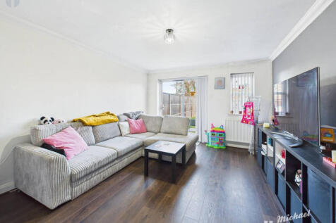 CAM03852G0-PR0500-STILL004-thumbnail-h750-70