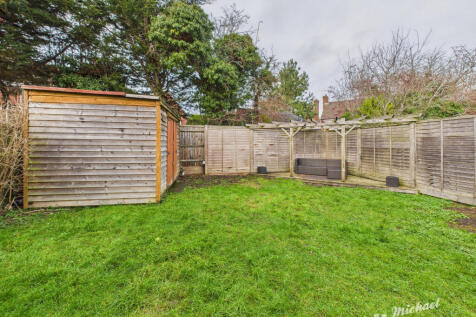 CAM03852G0-PR0514-STILL015