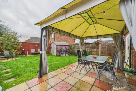 CAM03218G0-PR0880-STILL003