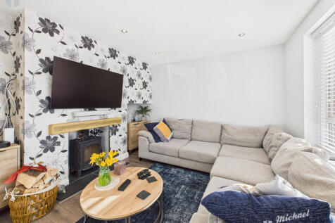 CAM03852G0-PR0538-STILL009