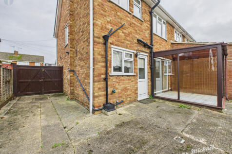 CAM03852G0-PR0536-STILL014