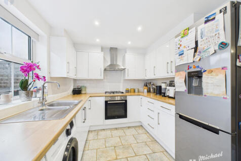 6c48f6504fde41818ba47ea6237839e6_80_CAM03218G0-PR0