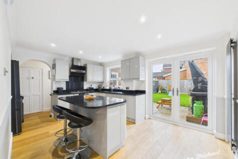 CAM03218G0-PR0769-STILL012