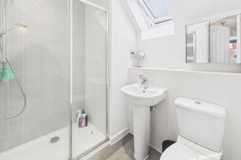 CAM03218G0-PR0793-STILL004