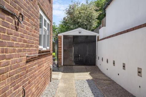 Detached Garage