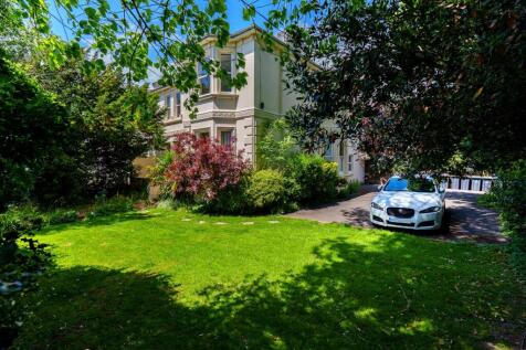 Flat 5, 38 Shelley Road-2.jpg