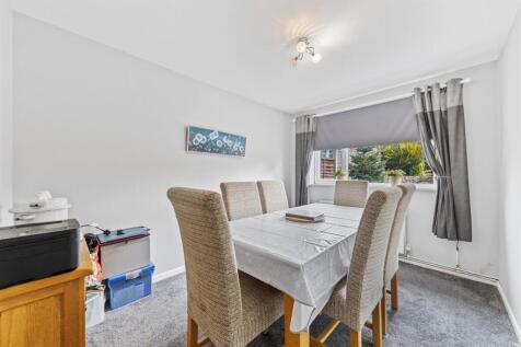 Bedroom/Dining Room