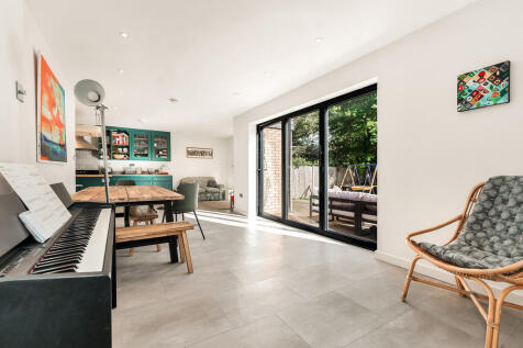 Dining/Living Are...