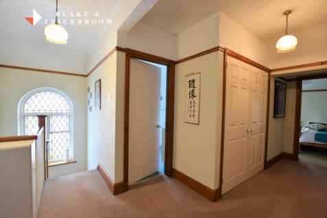 FIRST FLOOR  LANDING