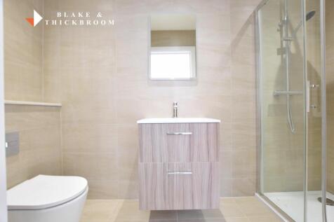 ENSUITE SHOWER ROOM
