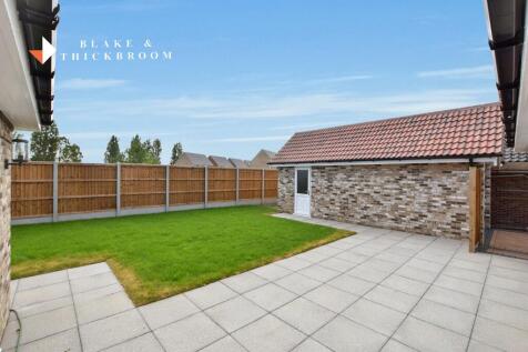 DOUBLE DETACHED GARAGE