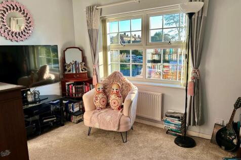 royston drive lounge 2.jpg