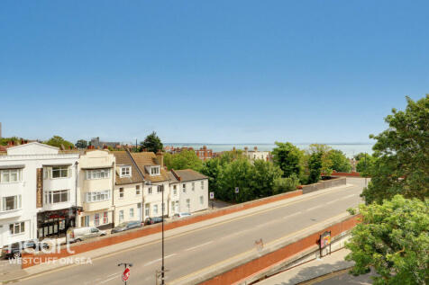 2 bedroom flat for sale in 16 Valkyrie Road, Southend-on-Sea,  Westcliff-on-Sea, SS0