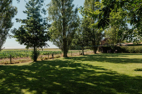 sunsethousefriskn...