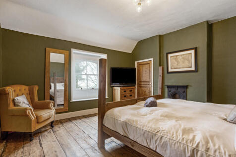84228_Manor Farm ...