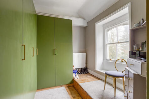 84228_Manor Farm ...