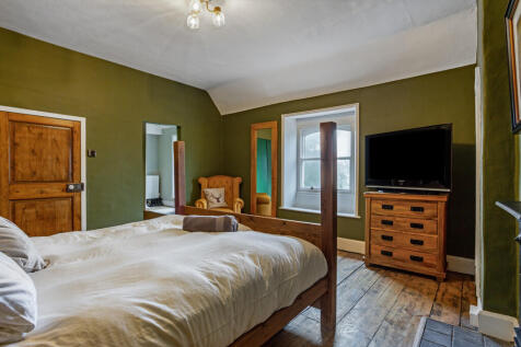 84228_Manor Farm ...