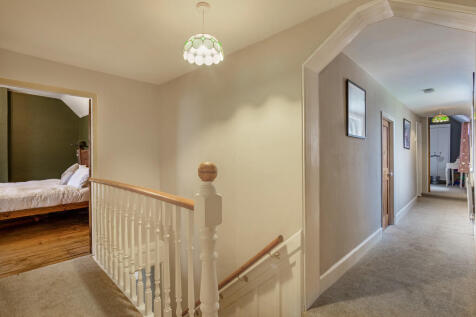 84228_Manor Farm ...
