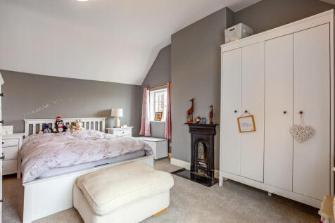 84228_Manor Farm ...