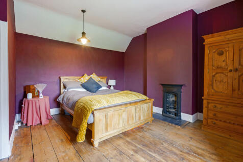 84228_Manor Farm,...