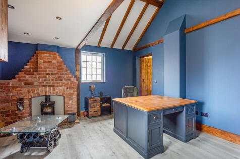84228_Manor Farm ...