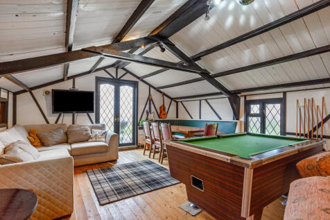 84228_Manor Farm ...