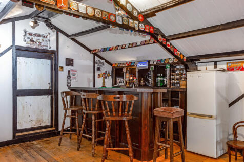 84228_Manor Farm ...