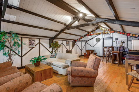 84228_Manor Farm ...