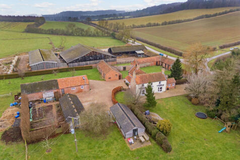 84228_Manor Farm,...