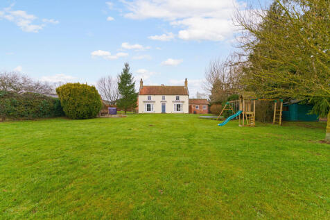 84228_Manor Farm,...