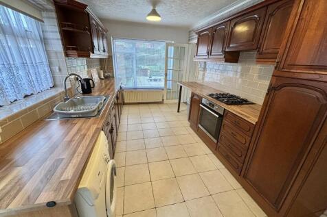 BREAKFAST/ KITCHEN