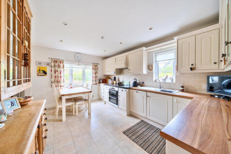 1361945-15-68ee36...