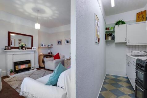 08-1ad2JHPropWpen - 9 Suffolk Road - 22-medium.jpg